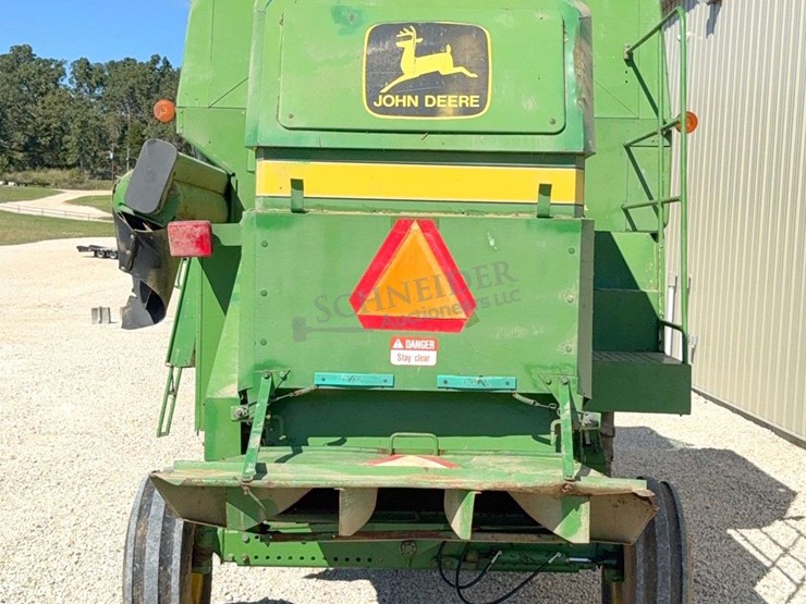 john-deere-4425-image-8