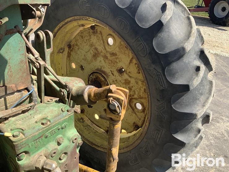 1959-john-deere-630-image-12