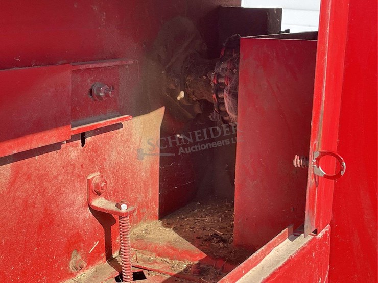 new-holland-565-image-39