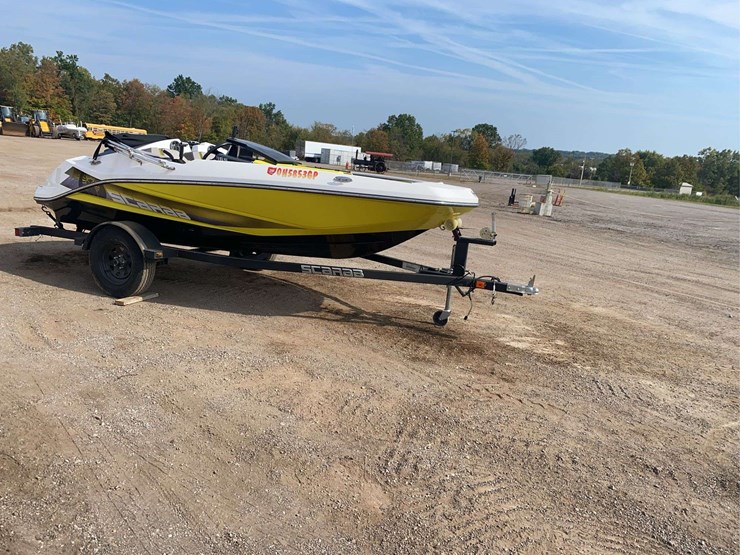 2020-scarab-party-jet-boat-image-3