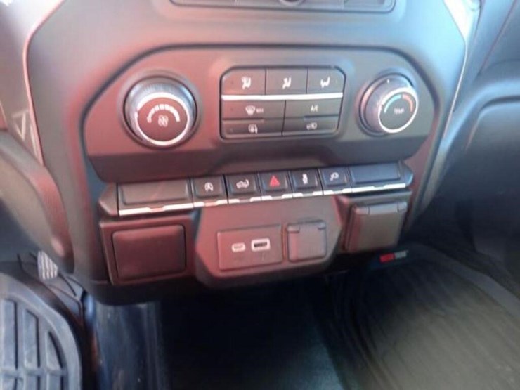 2022-chevrolet-silverado-1500-image-21