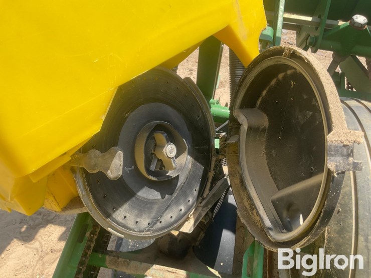 john-deere-7300-image-18