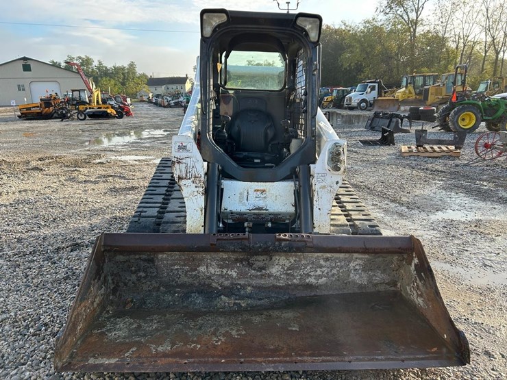 2017-bobcat-t740-image-8
