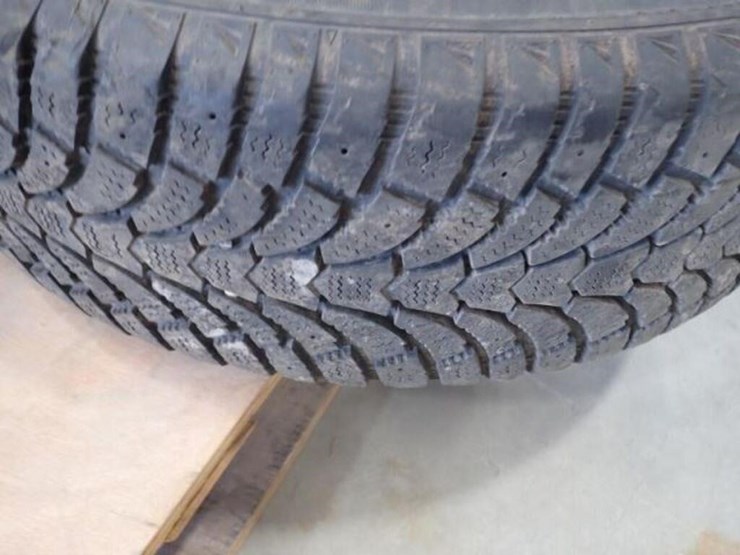 qty-of-(4)-antares-215/75r16-tires-&-rims-image-10