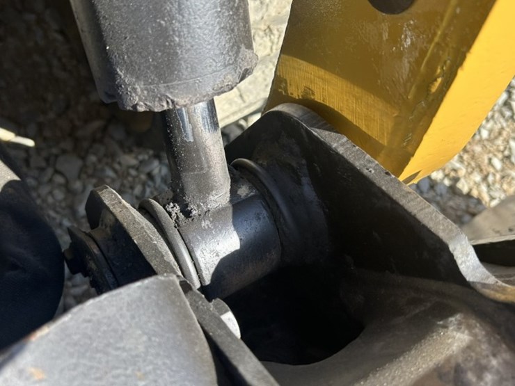 caterpillar-247b3-image-12