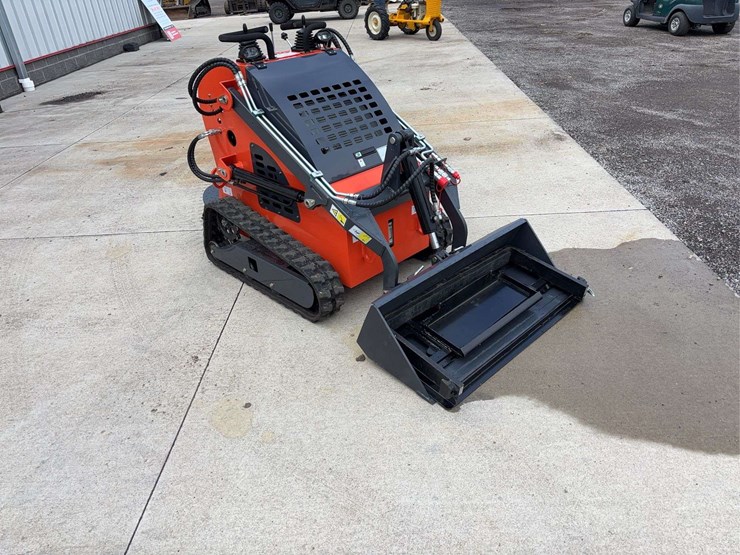 sdll10-mini-skid-loader-image-2