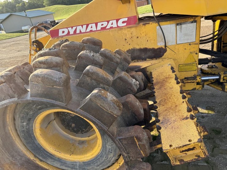 1996-dynapac-ct260-image-48