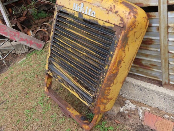 white-truck-grill-image-2