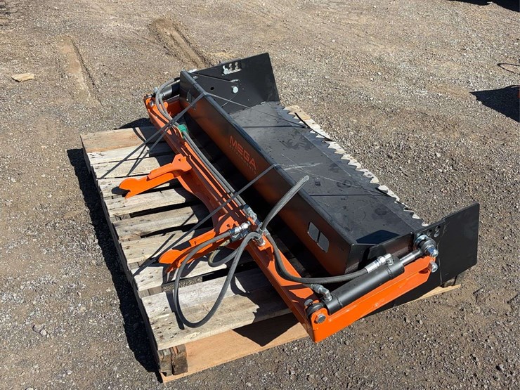ventrac-steiner-48"-excavator-bucket-image-3