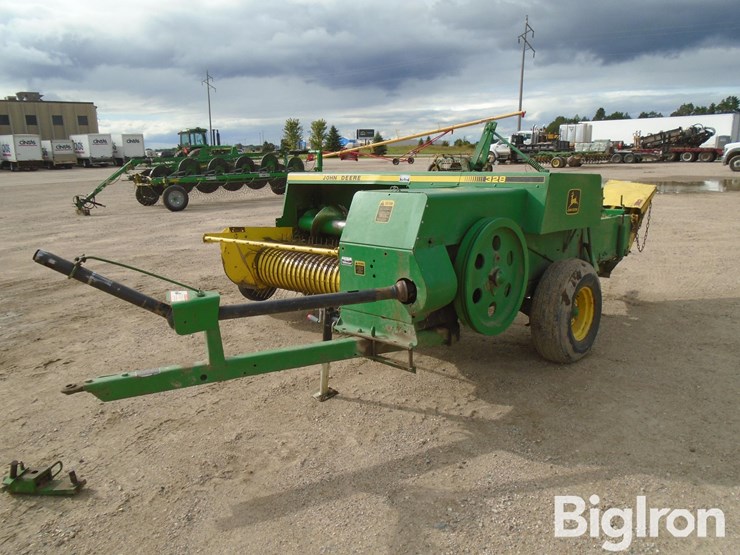 1989-john-deere-328-image-13
