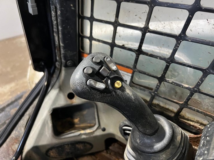 2015-bobcat-t550-image-26