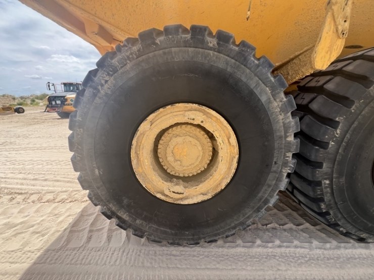 2019-volvo-a60h-image-23