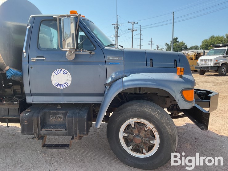1995-ford-f800-image-14