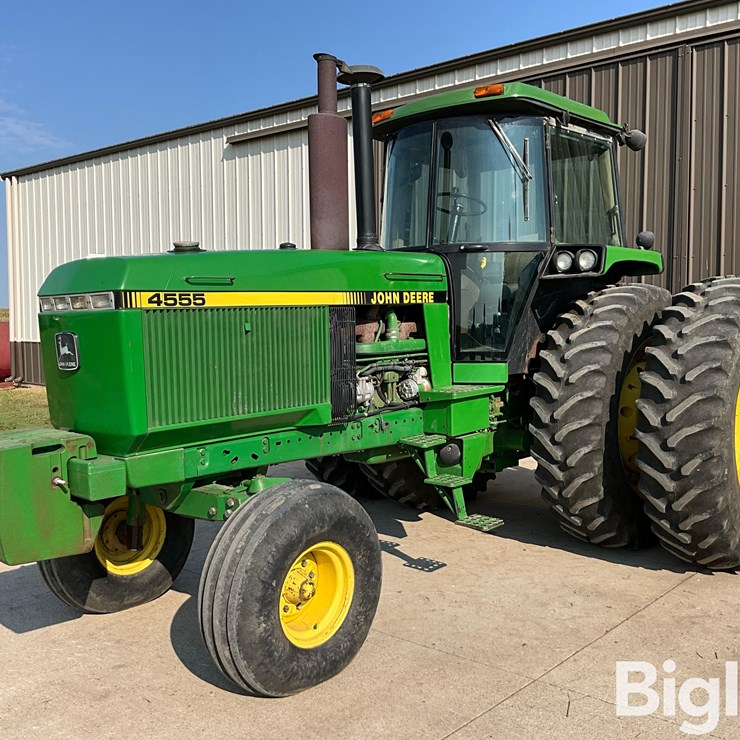 1989 JOHN DEERE 4555