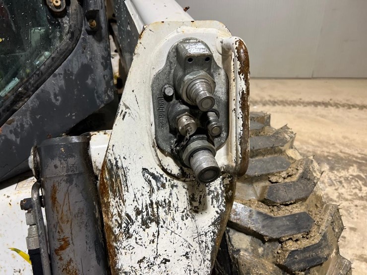 2021-bobcat-s850-image-11