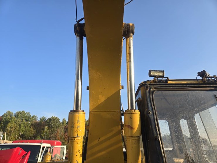 caterpillar-312-image-30