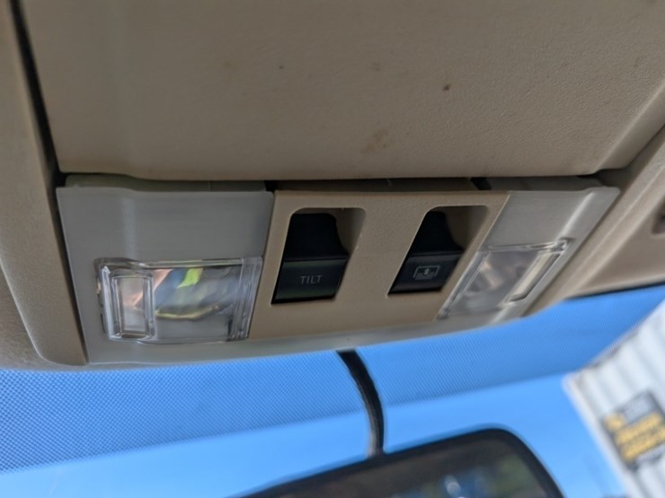 2010-ford-edge-image-36