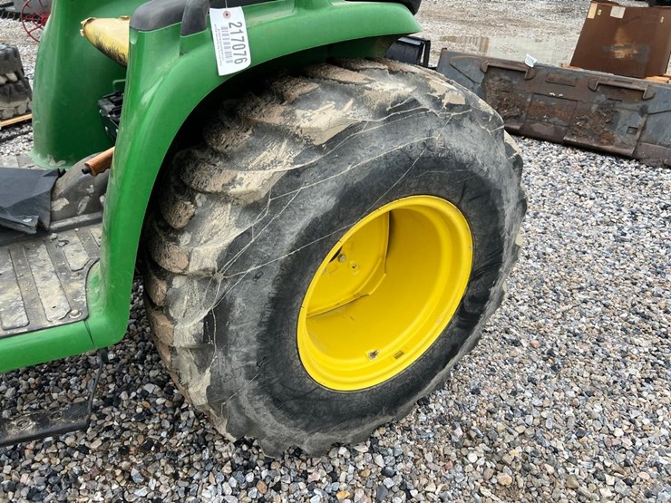 2021-john-deere-3025e-image-14