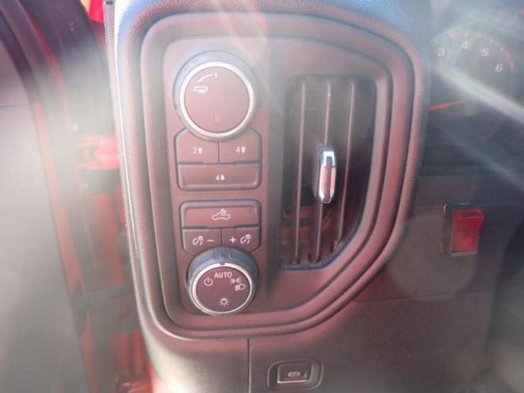 2022-chevrolet-silverado-2500-image-21