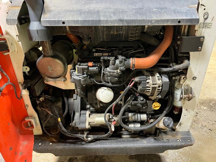 2023-bobcat-t450-image-17