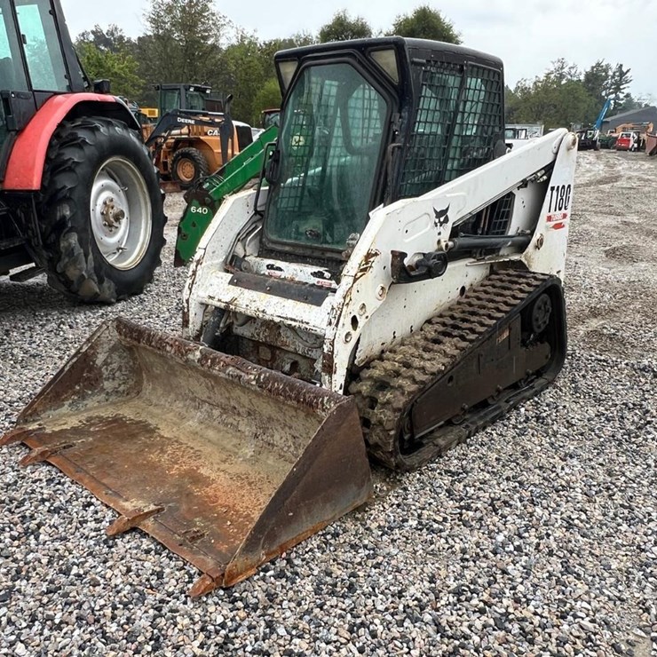 BOBCAT T180