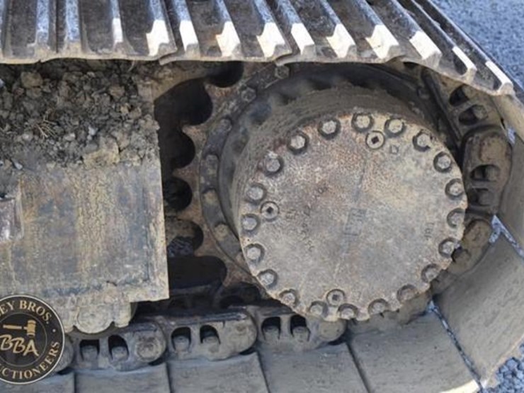 2014-komatsu-pc210-10-image-42