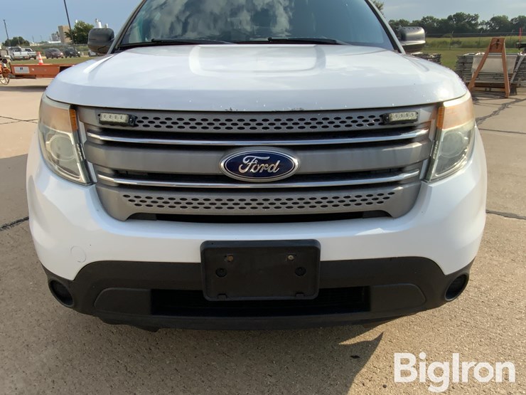 2014-ford-explorer-image-16