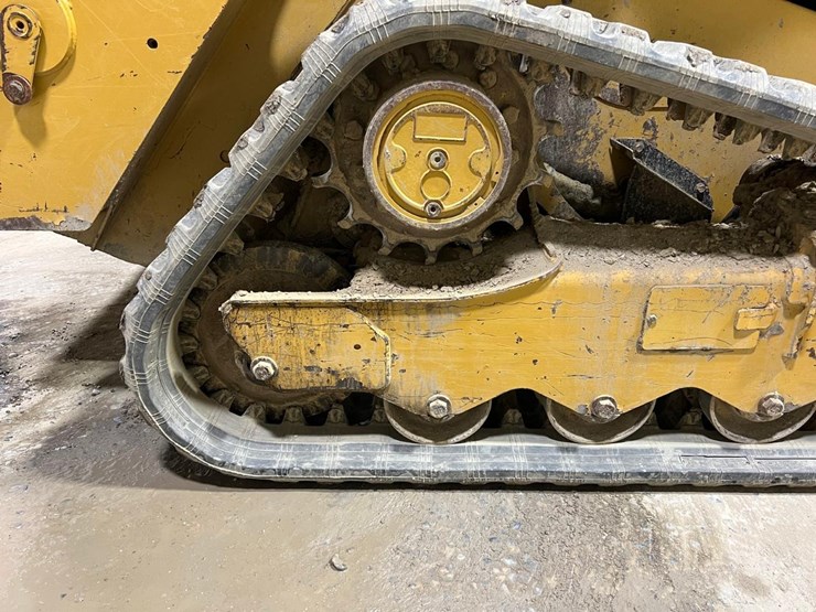 2016-caterpillar-259d-image-19