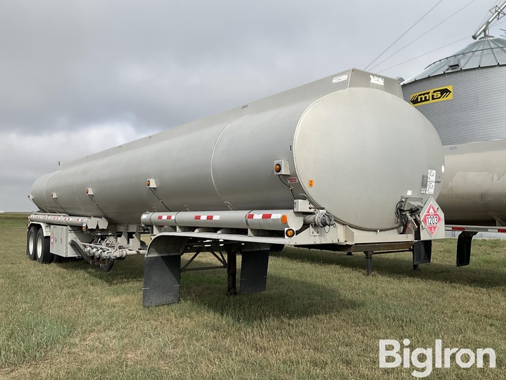 2009-polar-fuel-tanker-image-3