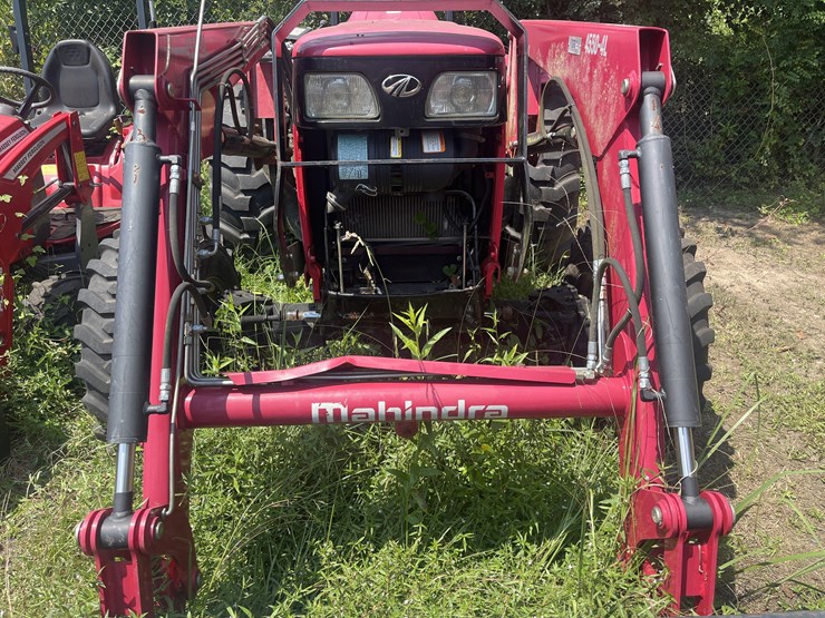 2019-mahindra-4540-image-11
