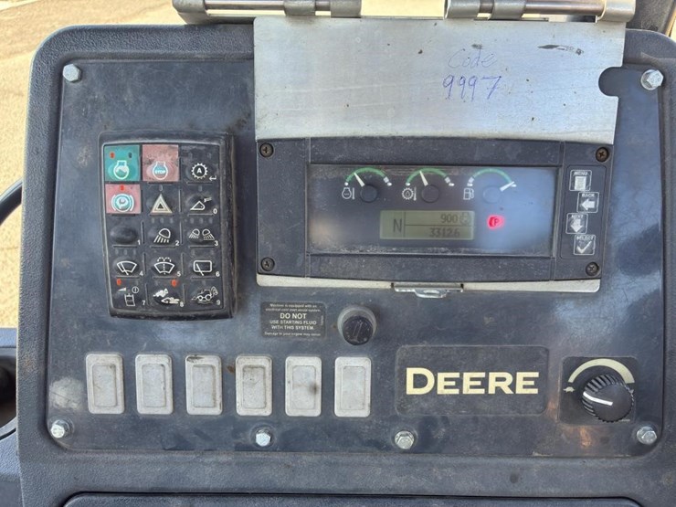 2015-deere-710k-image-22
