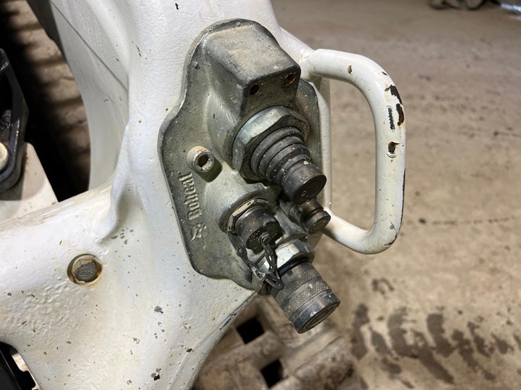 2022-bobcat-t64-image-12