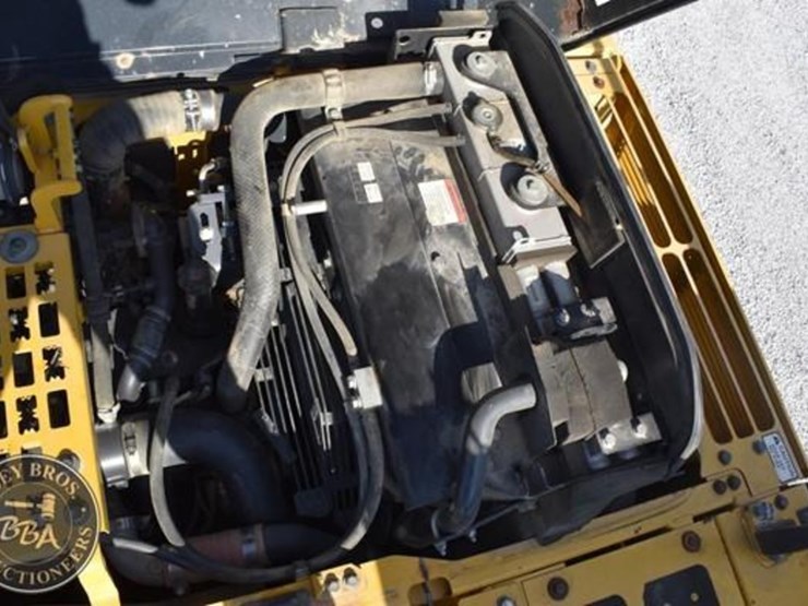 2014-komatsu-pc210-10-image-60