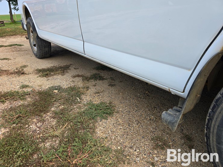 2011-chevrolet-express-3500-image-11