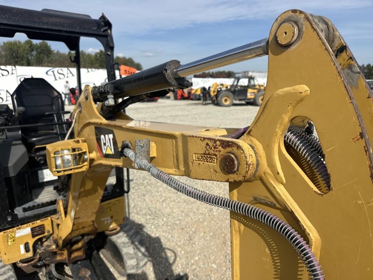 caterpillar-301.7-image-15