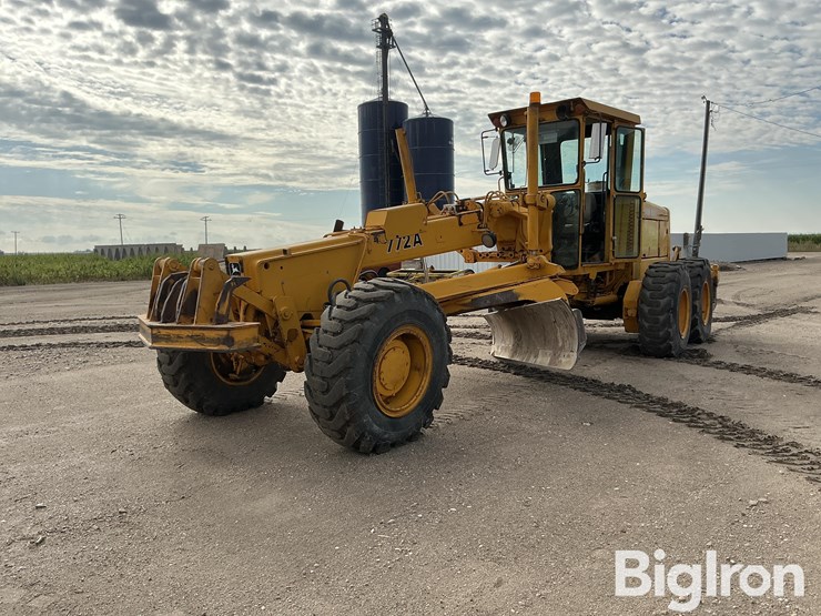 1982-deere-772a-image-1