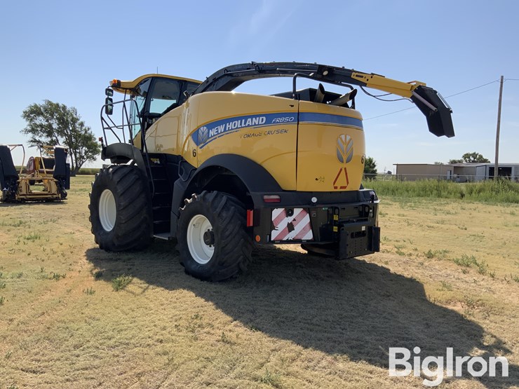 2016-new-holland-fr850-image-7