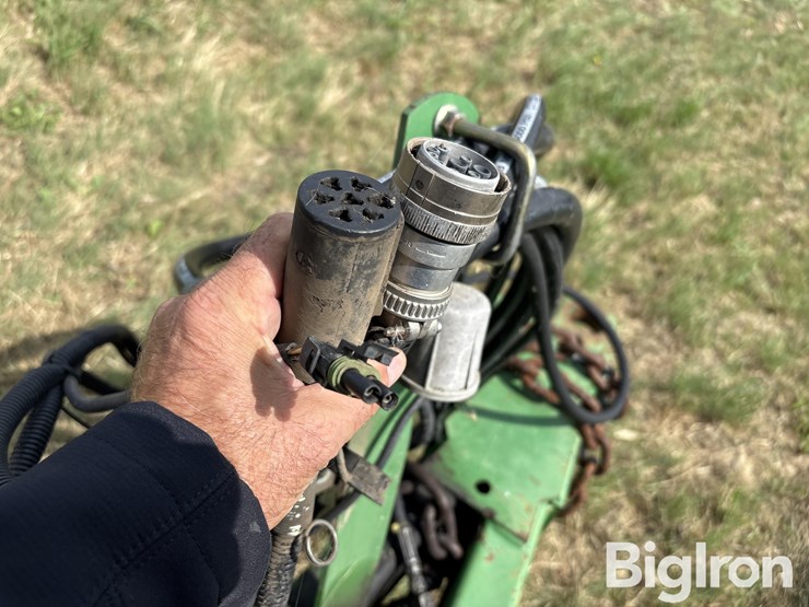 2005-john-deere-1890-image-11