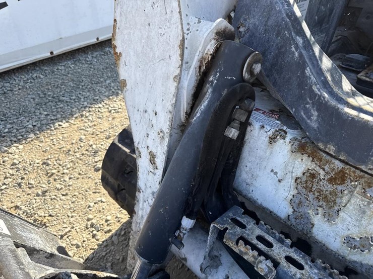2017-bobcat-t550-image-13