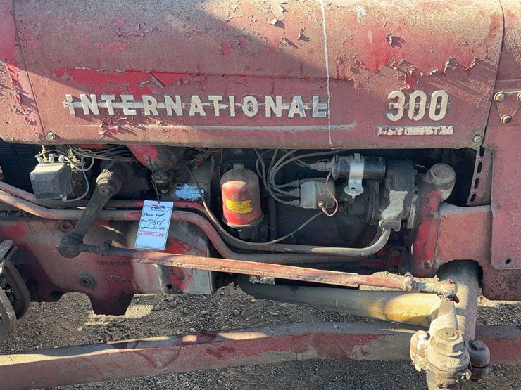 1950-international-300-image-18