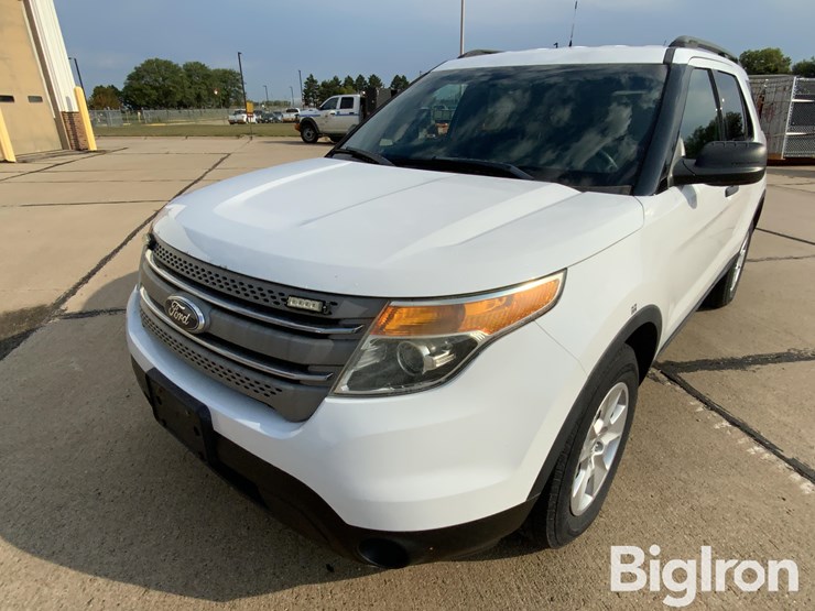 2014-ford-explorer-image-13