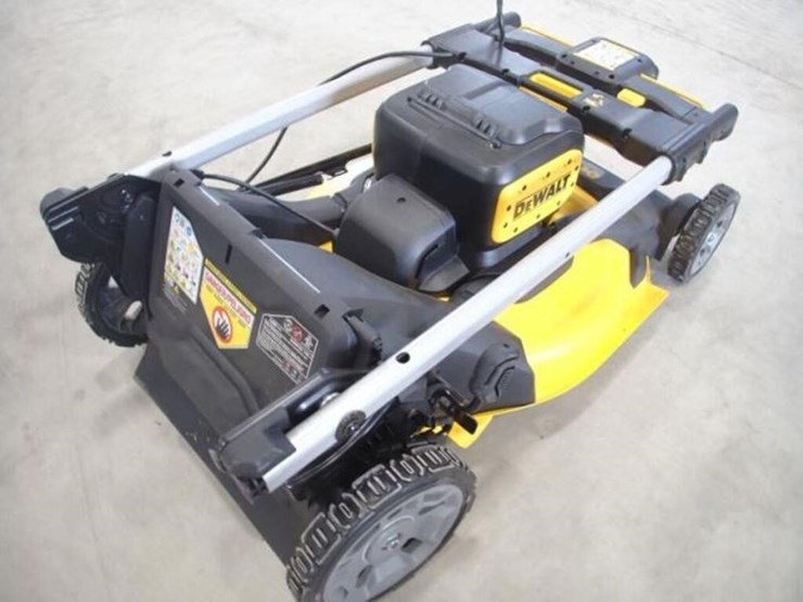 dewalt-21.5-in.-electric-push-mower-image-4