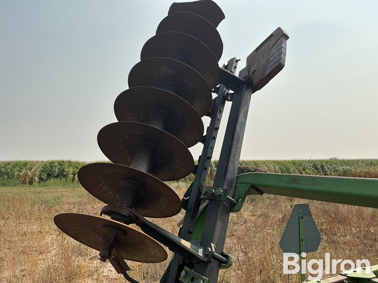 john-deere-235-image-18