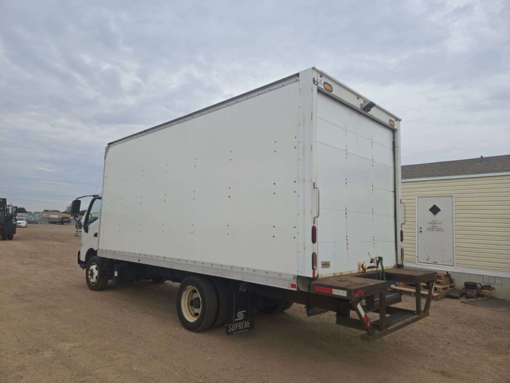 2019-hino-195-image-5