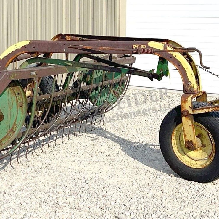 JOHN DEERE 640