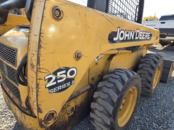 john-deere-250-image-18