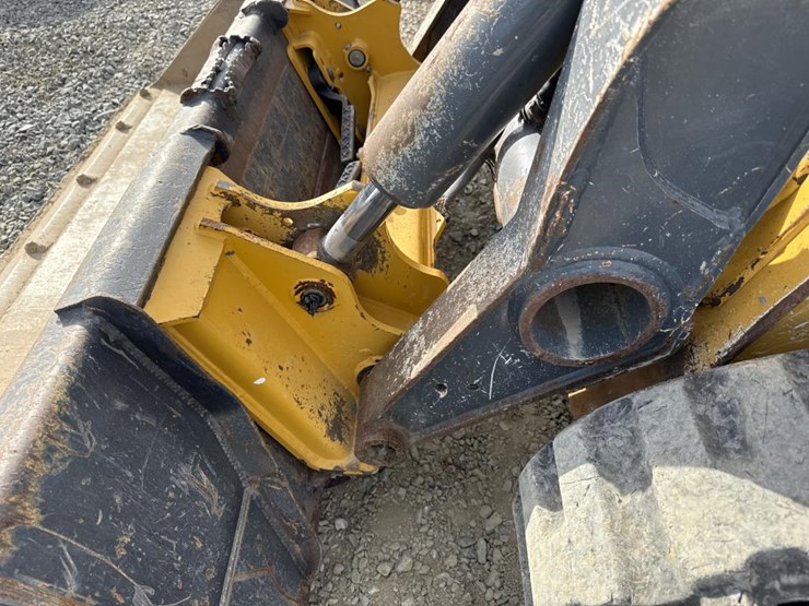 deere-331g-image-15
