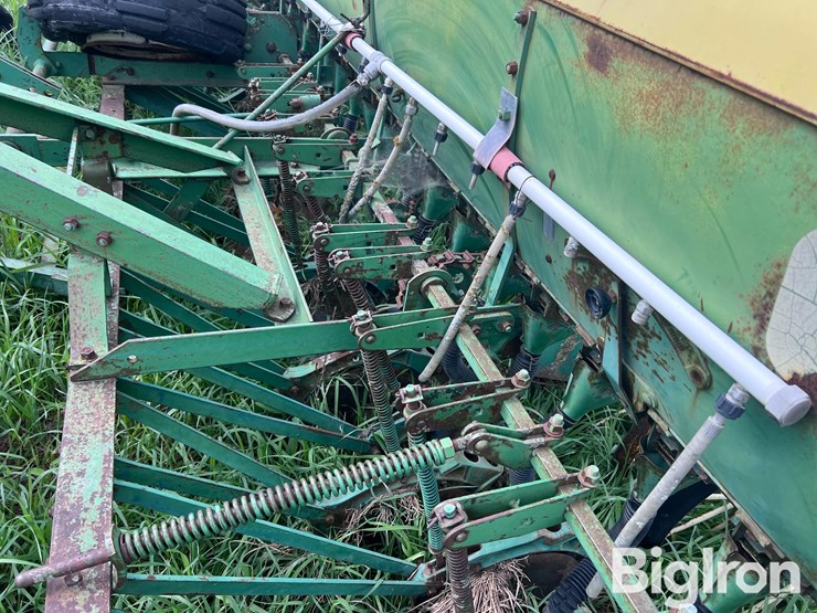 john-deere-200-image-13