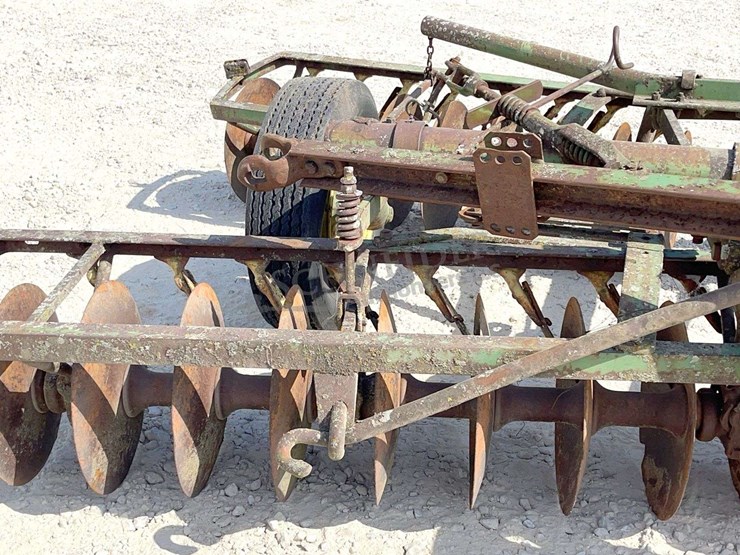john-deere-10-image-11