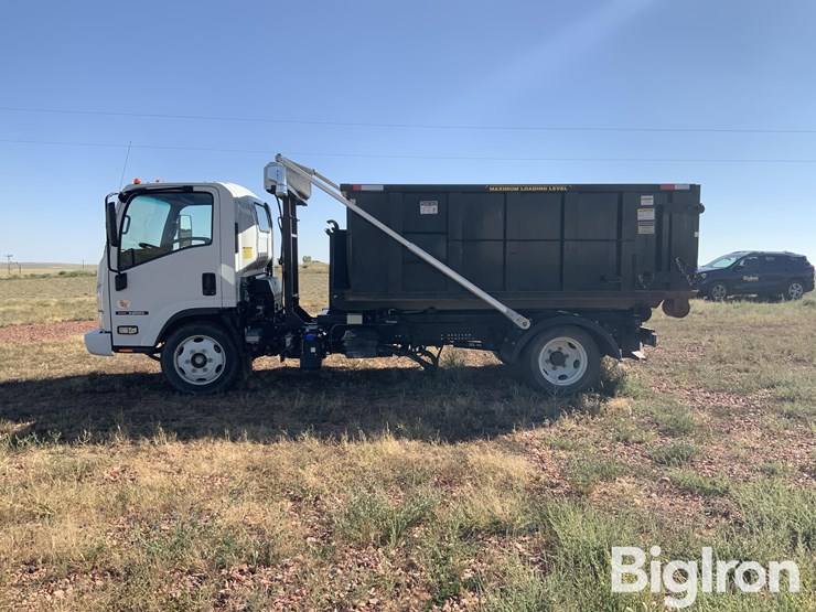 2019-isuzu-nrr-image-8